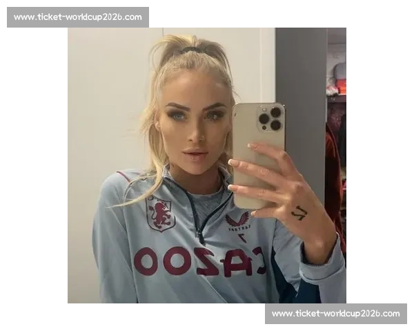 尤文女足艾丽莎 - 莱曼晒比基尼照：阳光沙滩尽显冠军风采