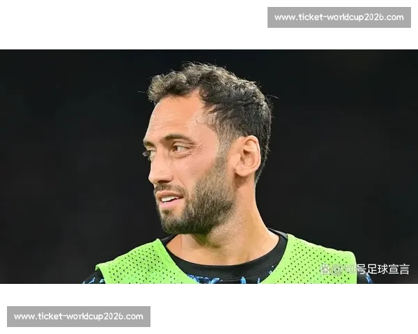 恰尔汗奥卢亲赴国米谈判!加拉塔萨雷求购中场核心,转会费分歧达 2500 万 恰尔汗奥卢亲赴国米谈判!加拉塔萨雷求购中场核心,转会费分歧达 2500 万